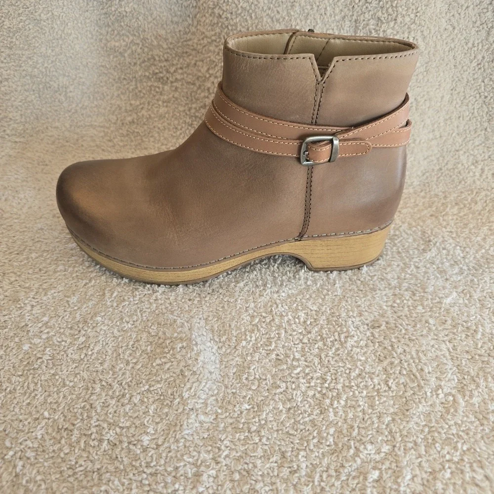 Dansko women brook